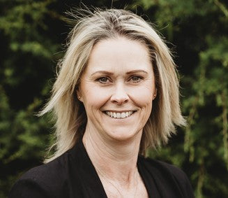 Lynda Uttinger BeeNZ New Zealand Team
